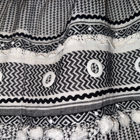 Chelsea & Violet Monochrome Patterned Maxi Skirt - Picture 5 of 6